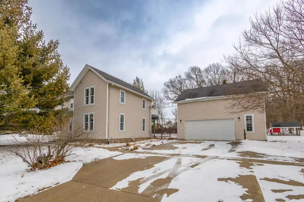 275 N 600 W, Valparaiso, IN 46385 - Image #1