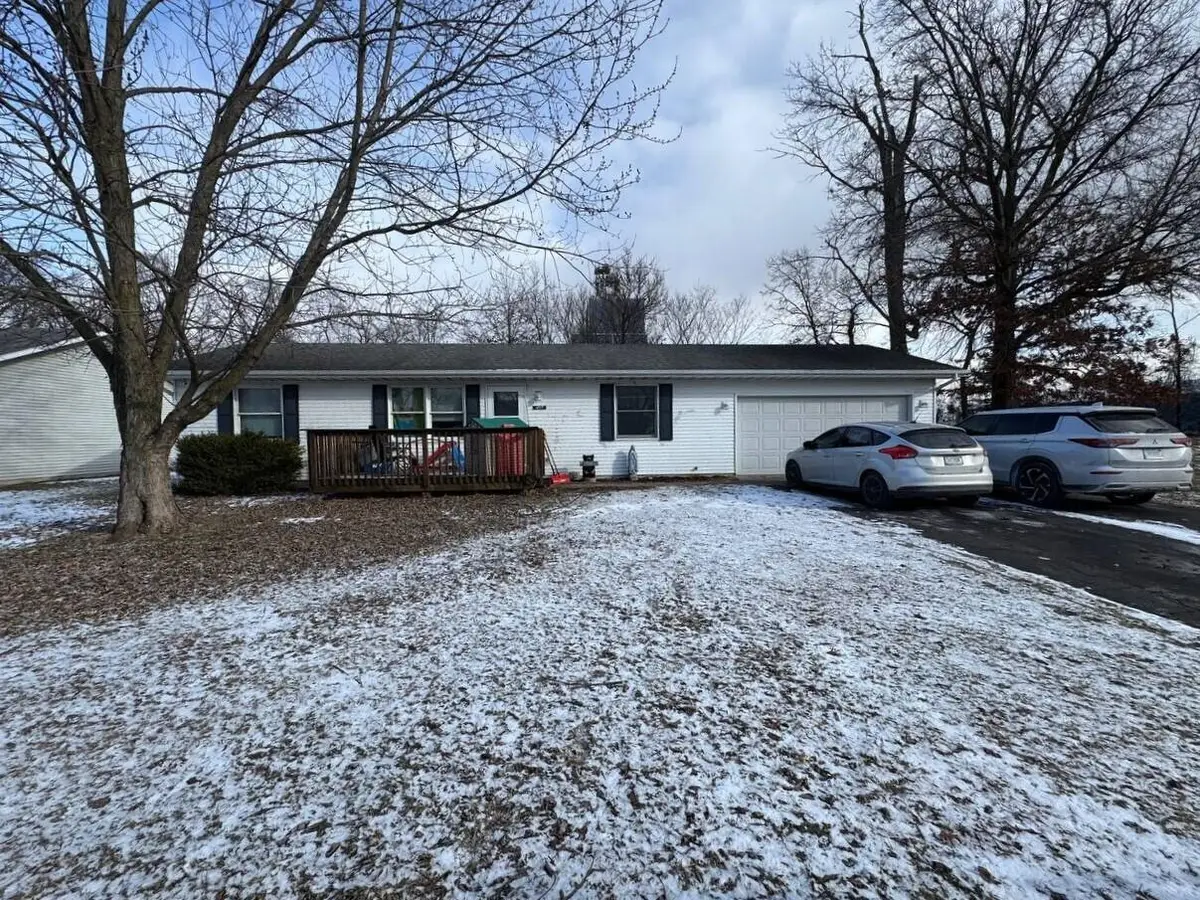 1217 Daisy Street Se, Demotte, IN 46310 - Image #1