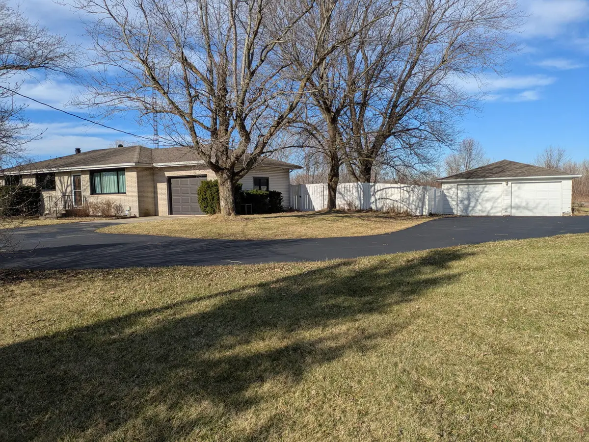 233 E 1050 N, Chesterton, IN 46304 - Image #1