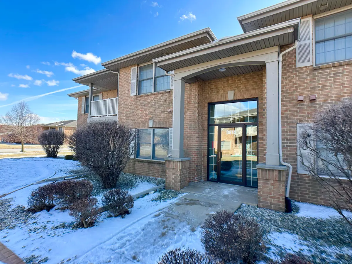 9814 Wildwood Court #1c, Highland, IN 46322 - Image #1
