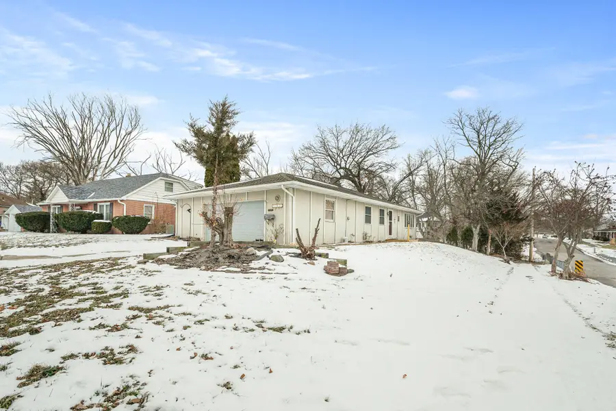 202 Beverly Lane, Hobart, IN 46342 - Image #2