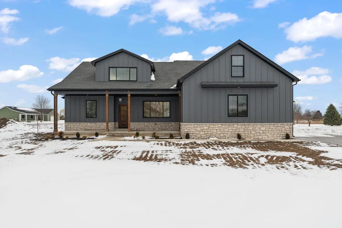 3979 Tomahawk Circle, La Porte, IN 46350 - Image #1