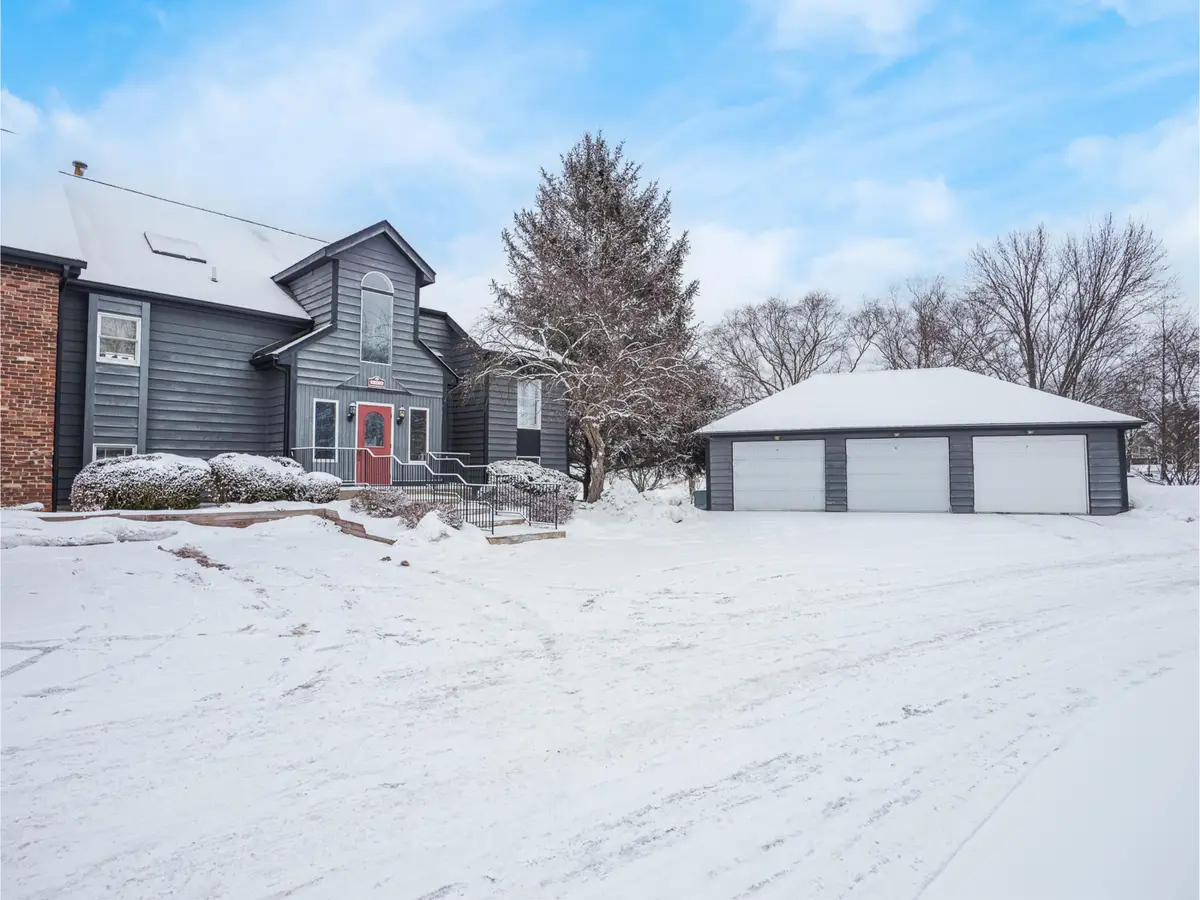 1300 Winding Ridge Lane #D8, Valparaiso, IN 46383 - Image #1