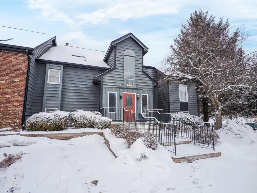 1300 Winding Ridge Lane #D8, Valparaiso, IN 46383 - Image #2