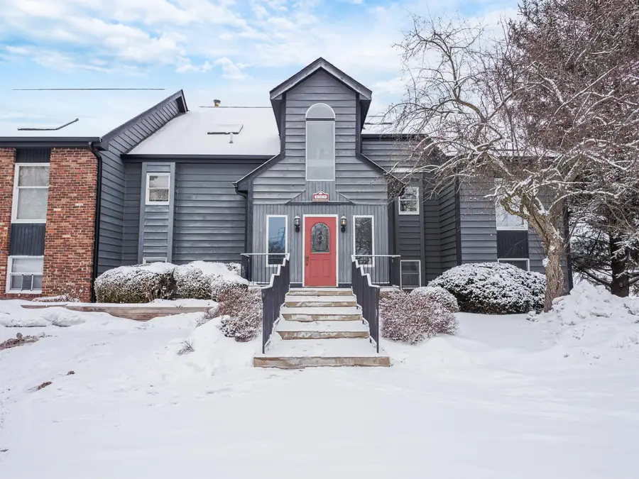 1300 Winding Ridge Lane #D8, Valparaiso, IN 46383 - Image #3