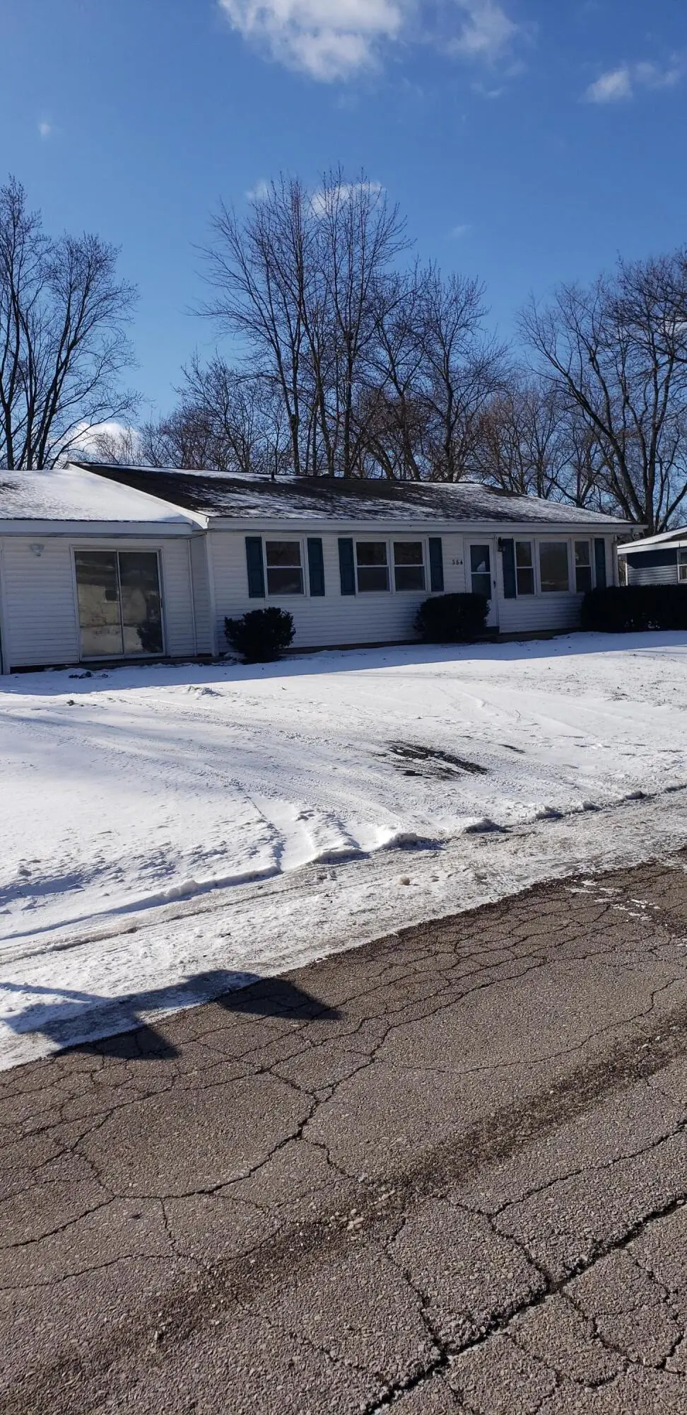 384 Lahonda Drive, Valparaiso, IN 46385 - Image #1