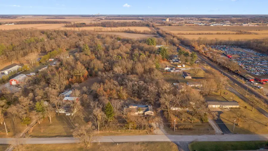 655 Orchid Street Se, Demotte, IN 46310 - Image #2