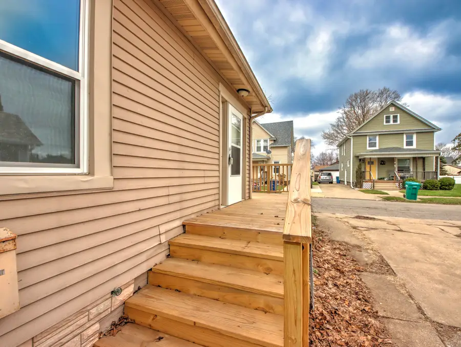 414 Allen Street, La Porte, IN 46350 - #3