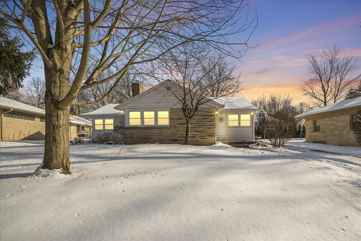 1418 Del Vista Drive, Valparaiso, IN 46385 - Image #1