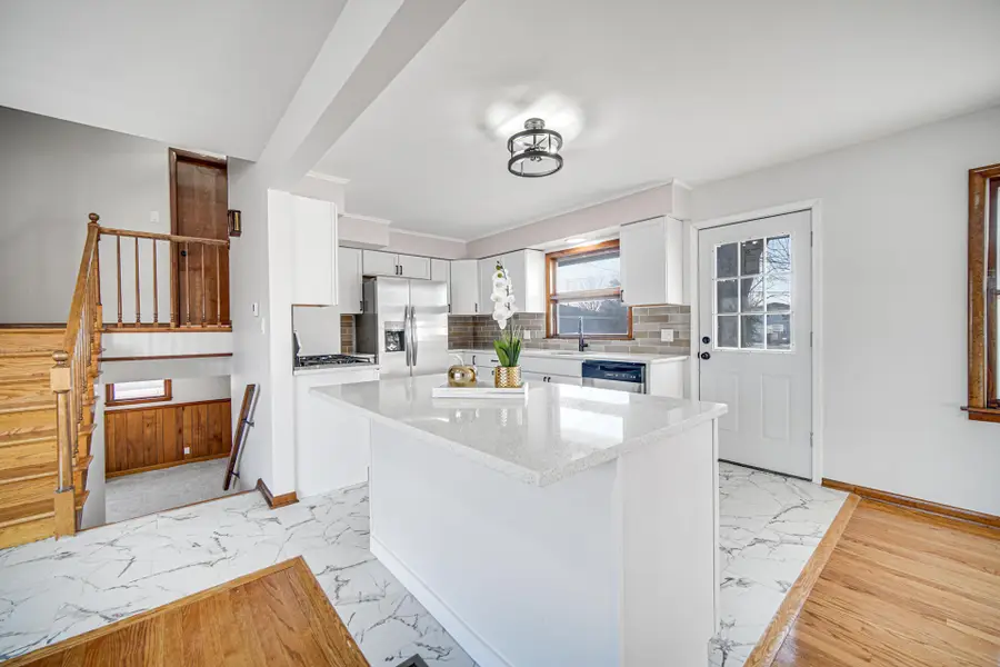 9220 Wildwood Drive, Highland, IN 46322 - Image #2