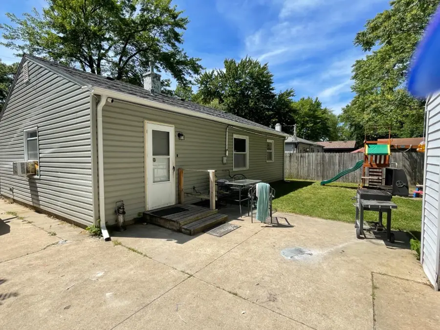 610 Davidson Avenue, Michigan City, IN 46360 - Image #3
