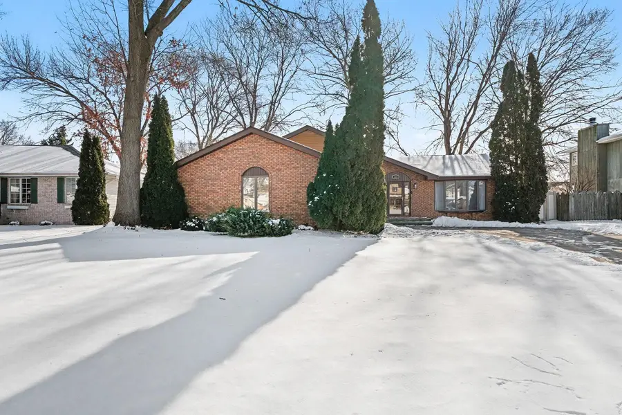 931 Evergreen Lane, Schererville, IN 46375 - Image #2