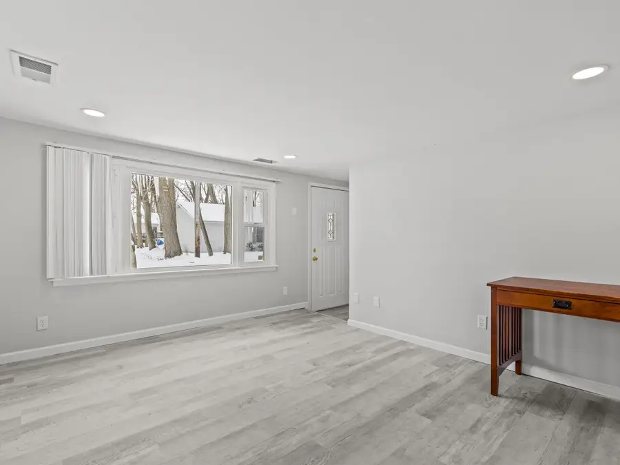 1401 Robin Road, Valparaiso, IN 46383 - Image #3