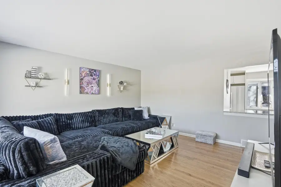 537 E 161st Place, South Holland, IL 60473 - Image #3