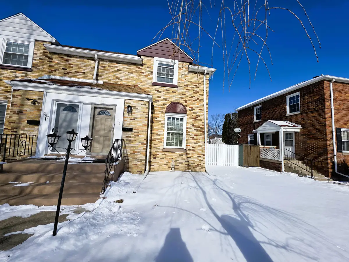 301 Belden Place, Munster, IN 46321 - #1