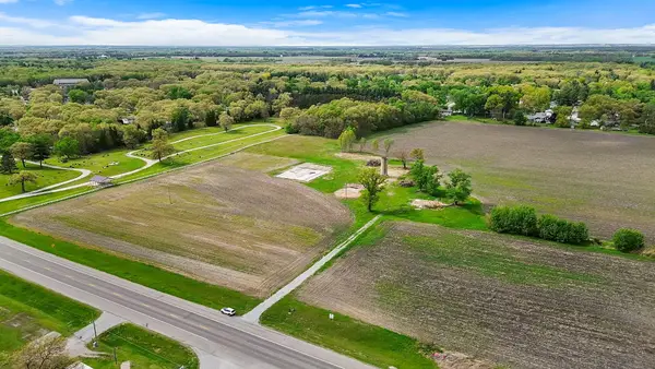 4898 E St Rd 10, DeMotte, IN 46310