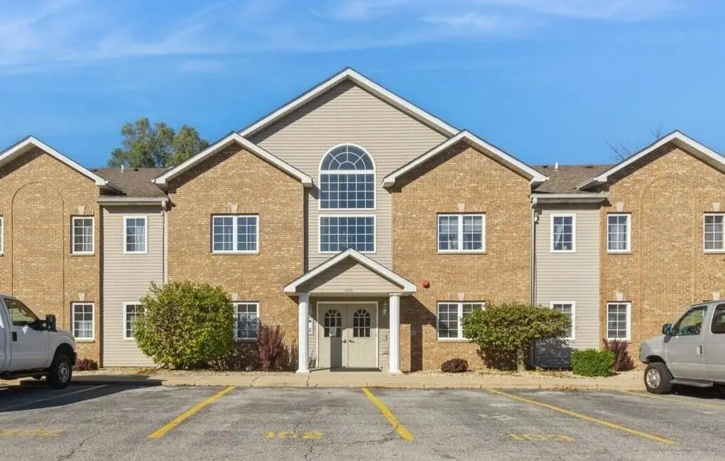 2525 Longwood Drive #101, Highland, IN 46322 - Image #1