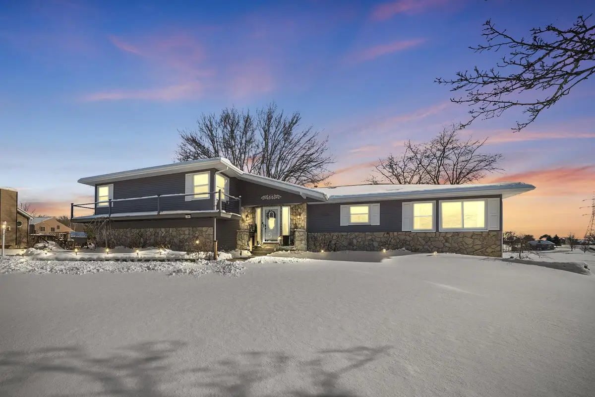 284 Castlewood Drive, Valparaiso, IN 46385 - #1