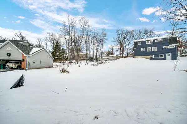 2045 Hidden Valley Drive, Crown Point, IN 46307