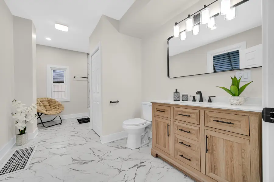 806 Lawrence Street, La Porte, IN 46350 - Image #2