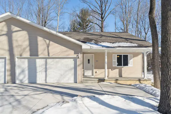 1528 Woodland, Michigan City, IN 46360