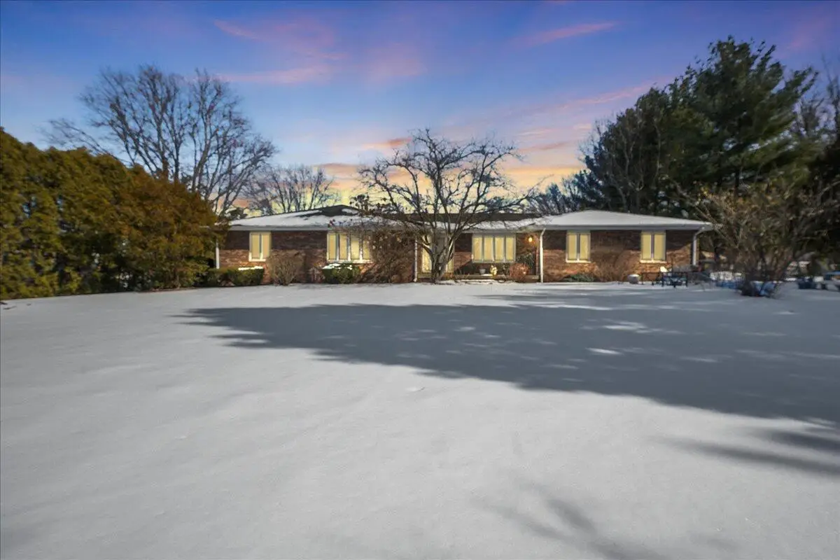 285 N 600 W, Valparaiso, IN 46385 - #1