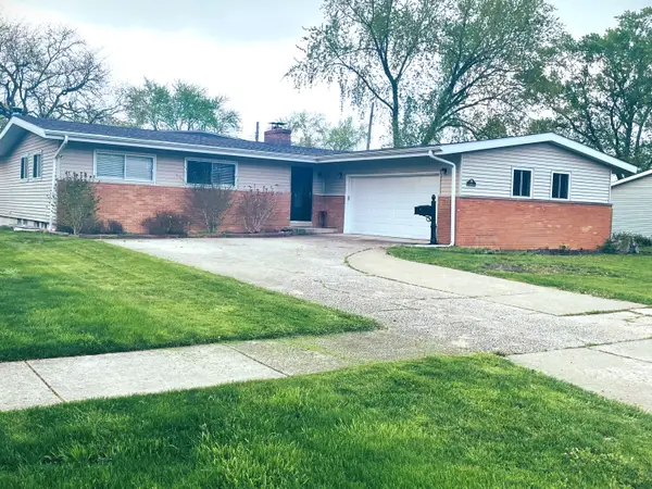 254 E Greenwood Avenue, Crown Point, IN 46307