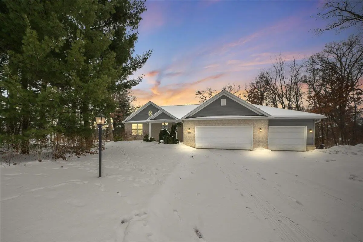 430 Oak Breeze Drive, Valparaiso, IN 46383 - #1