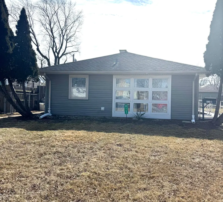 814 W Woodside Drive, Griffith, IN 46319 - #2