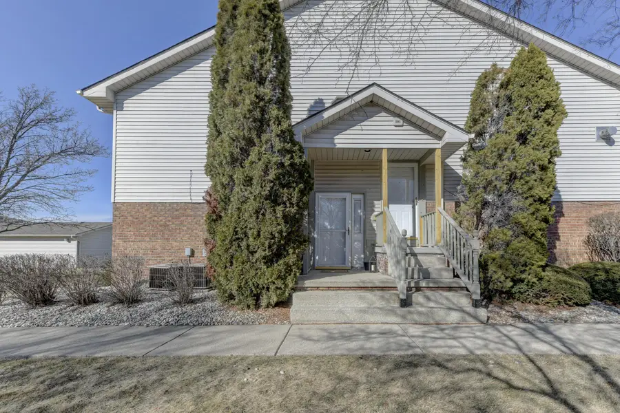 9902 Parkway Drive, Highland, IN 46322 - #2