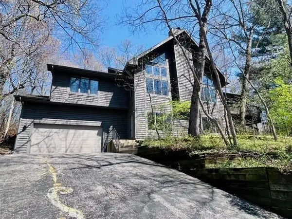 105 S Merrivale Avenue, Beverly Shores, IN 46301