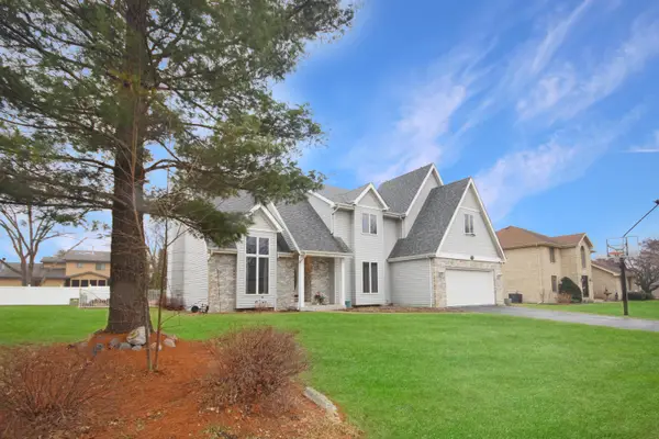 1421 Lakeview Drive, Schererville, IN 46375