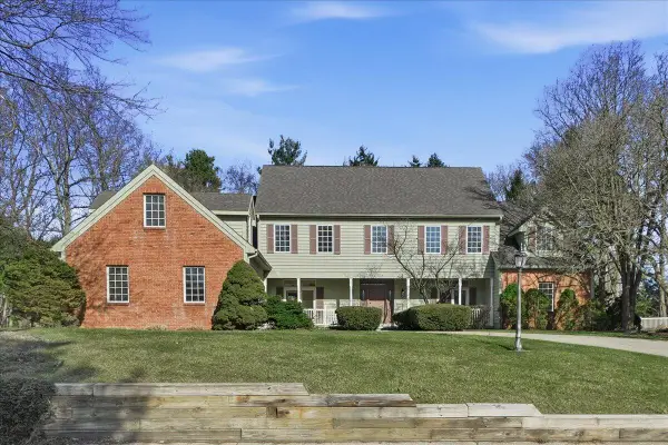 4202 Brentwood Drive, Valparaiso, IN 46383