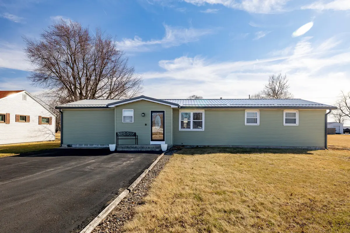 315 W Railroad Street, Kentland, IN 47951 - #1