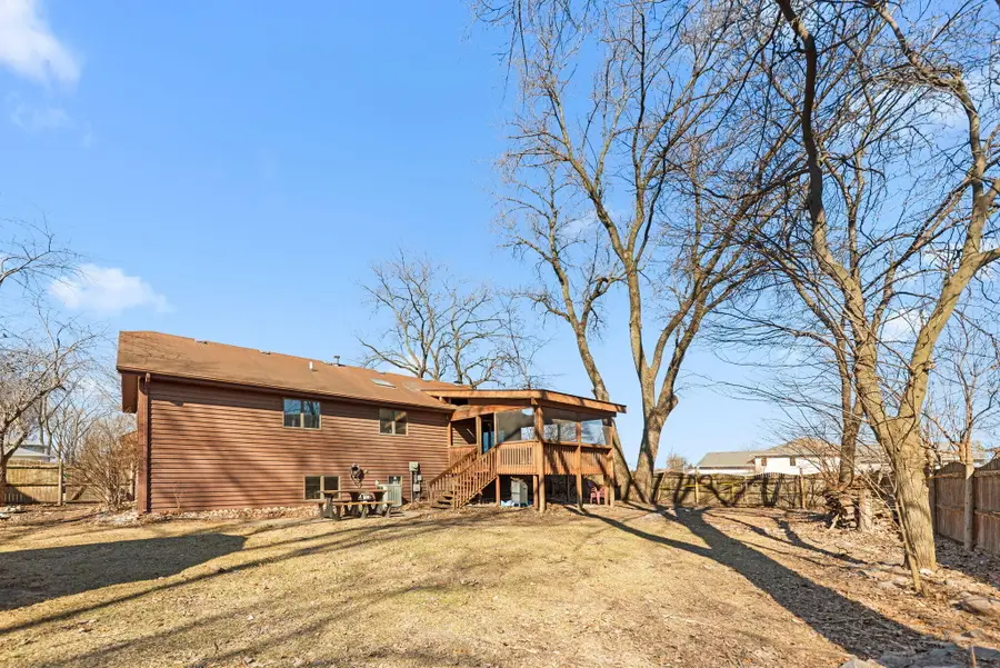 639 N Rueth Drive, Griffith, IN 46319 - #3