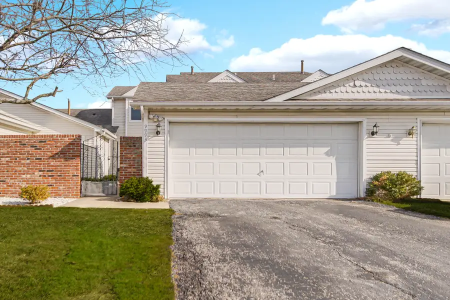 9993 Hunters Run, Saint John, IN 46373 - #2