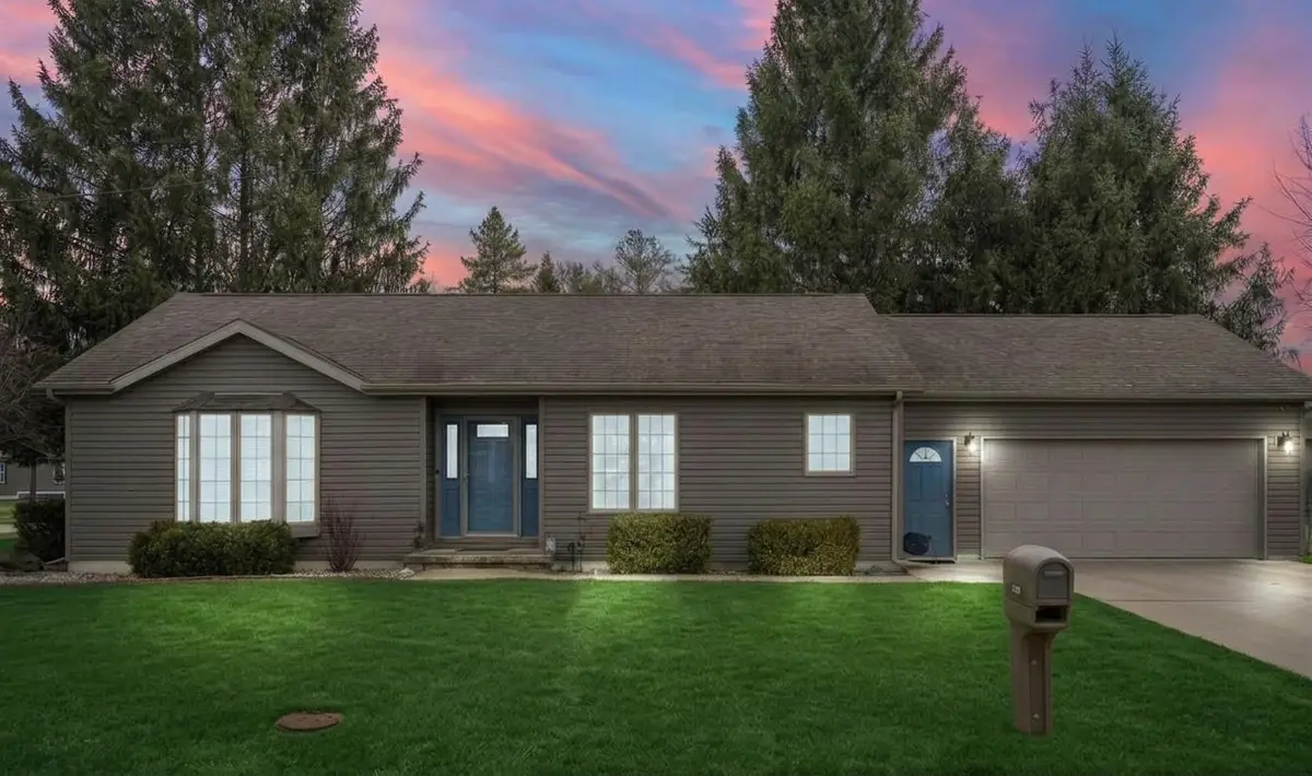 4100 East Drive, Knox, IN 46534 - #1