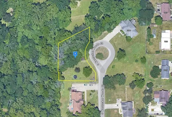 7595 S Nantucket Woods Court, Terre Haute, IN 47802