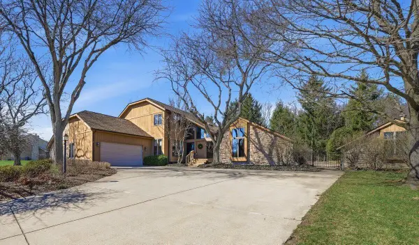 505 Andover Drive, Valparaiso, IN 46383