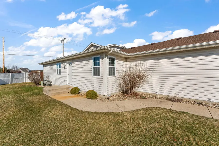 191 Mallard Pointe Drive, Valparaiso, IN 46385 - #3