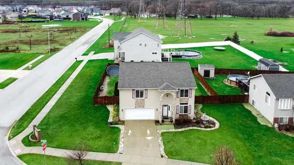 998 Ian Drive, Hobart, IN 46342