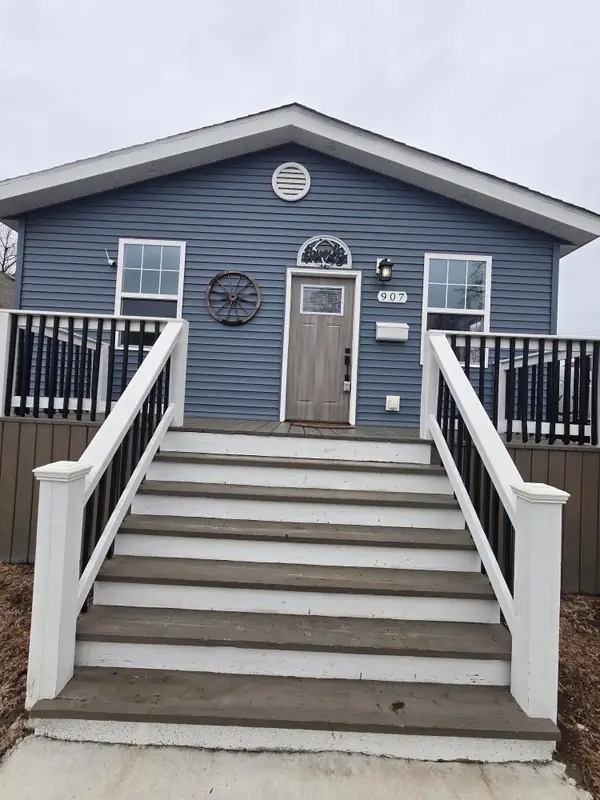 907 Carroll Street, Hammond, IN 46320