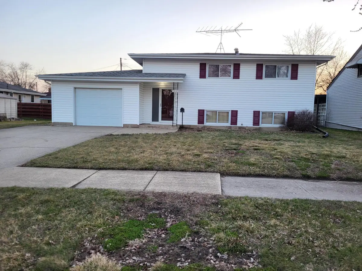 9420 Saric Drive, Highland, IN 46322 - #1