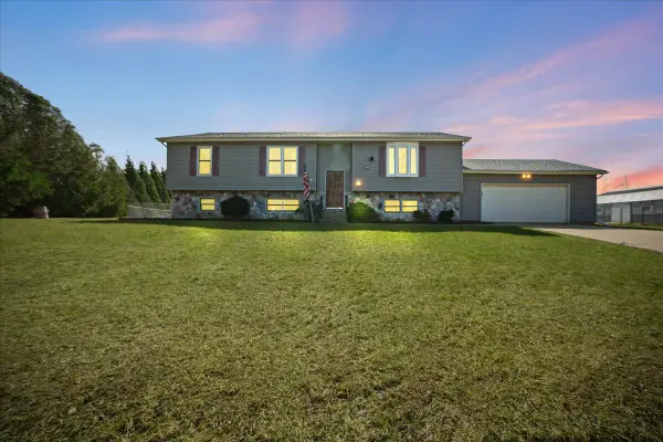 1551 Gilleevan Drive, Valparaiso, IN 46385