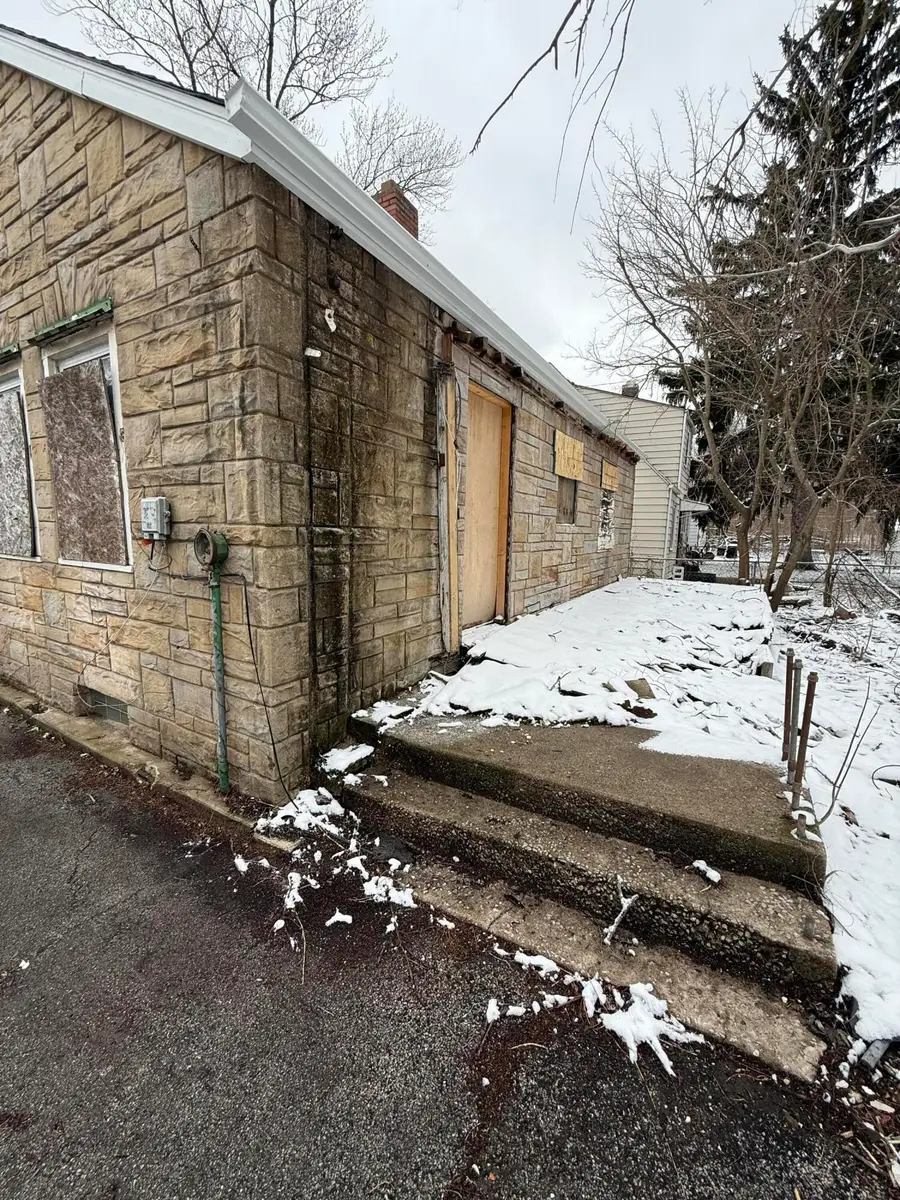 908 E 44th Avenue, Gary, IN 46409 - #3
