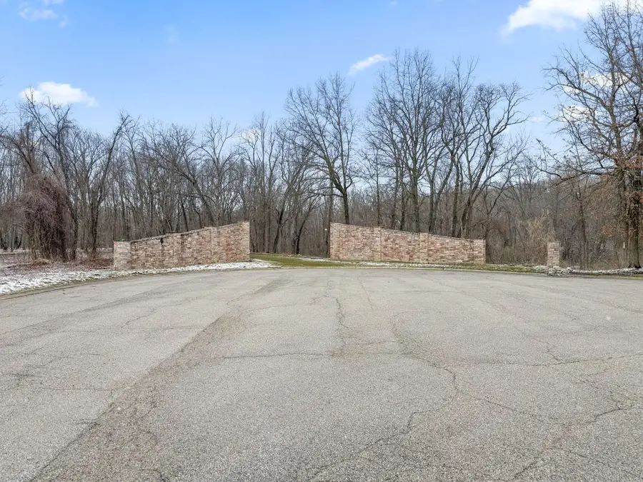 785 W 200 N, Valparaiso, IN 46385 - #3