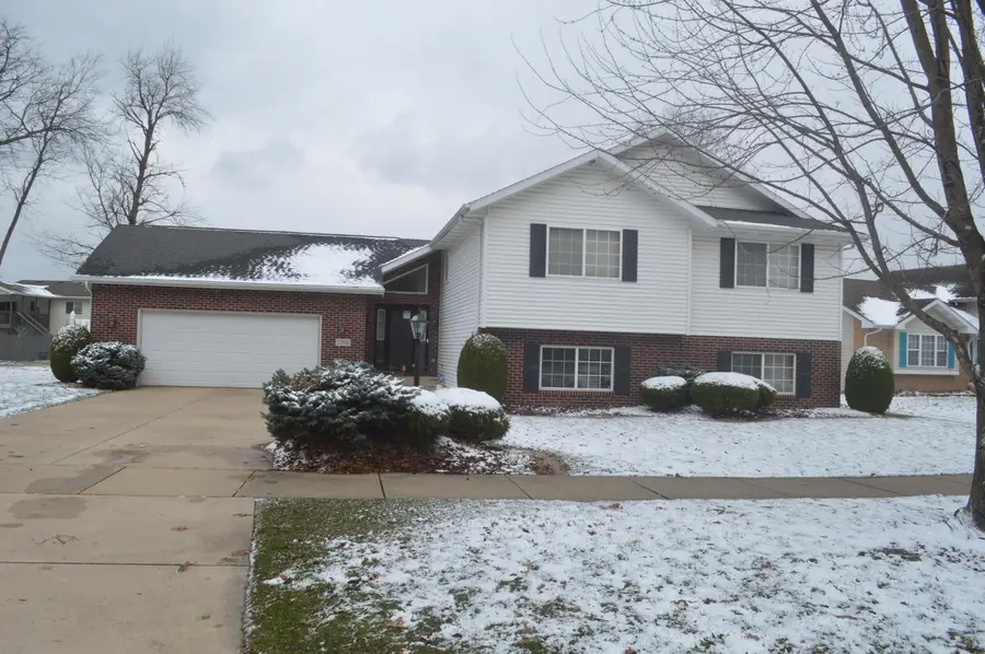 7208 Bracken Pkwy, Hobart, IN 46342 - #2