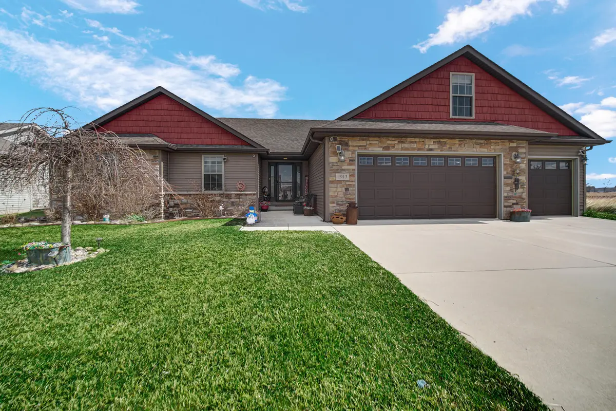 1913 Holly Street Se, Demotte, IN 46310 - #1