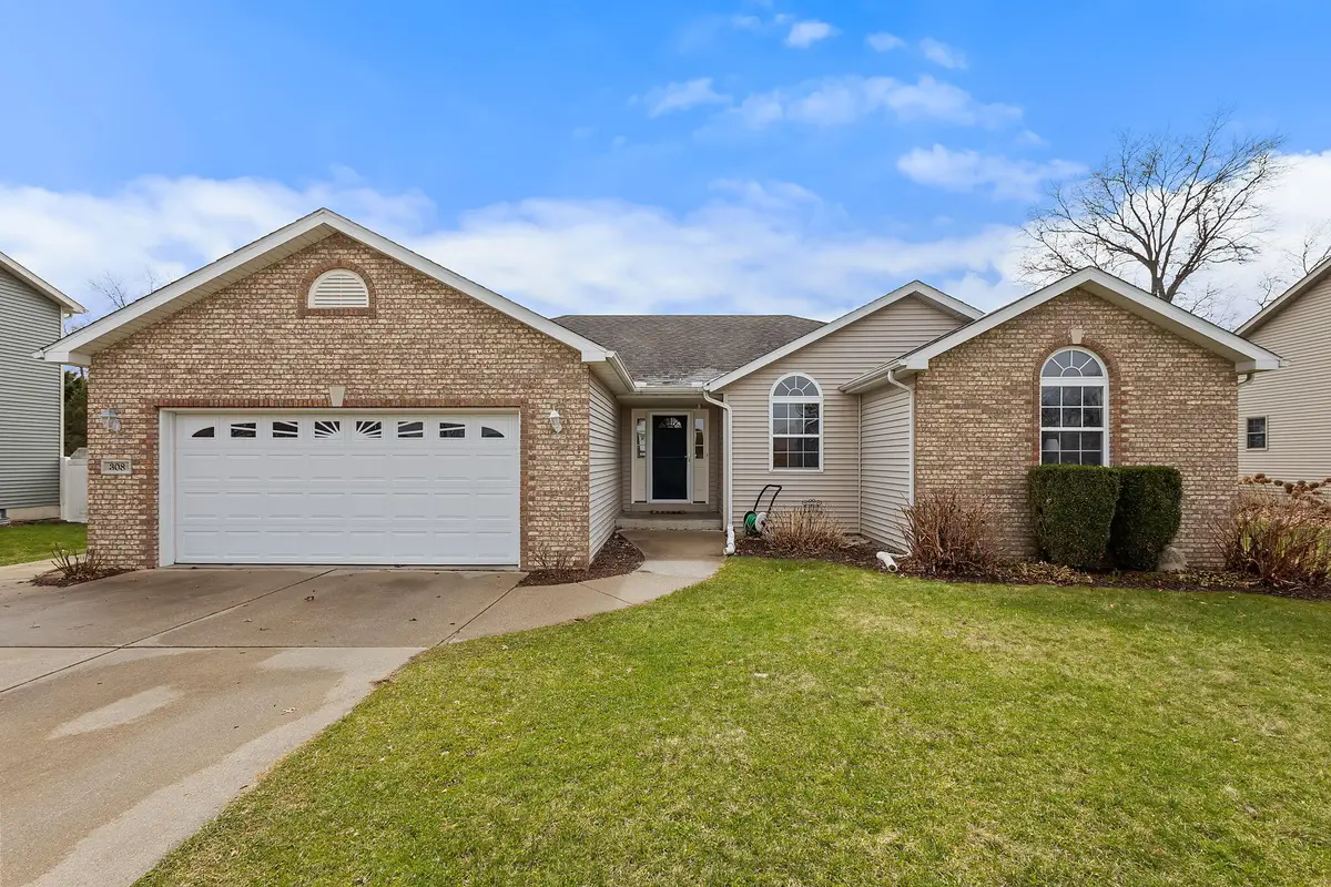 308 E Ross Avenue, Kouts, IN 46347 - #1