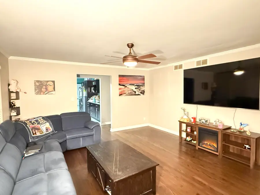 140 N Linda Street, Hobart, IN 46342 - #2